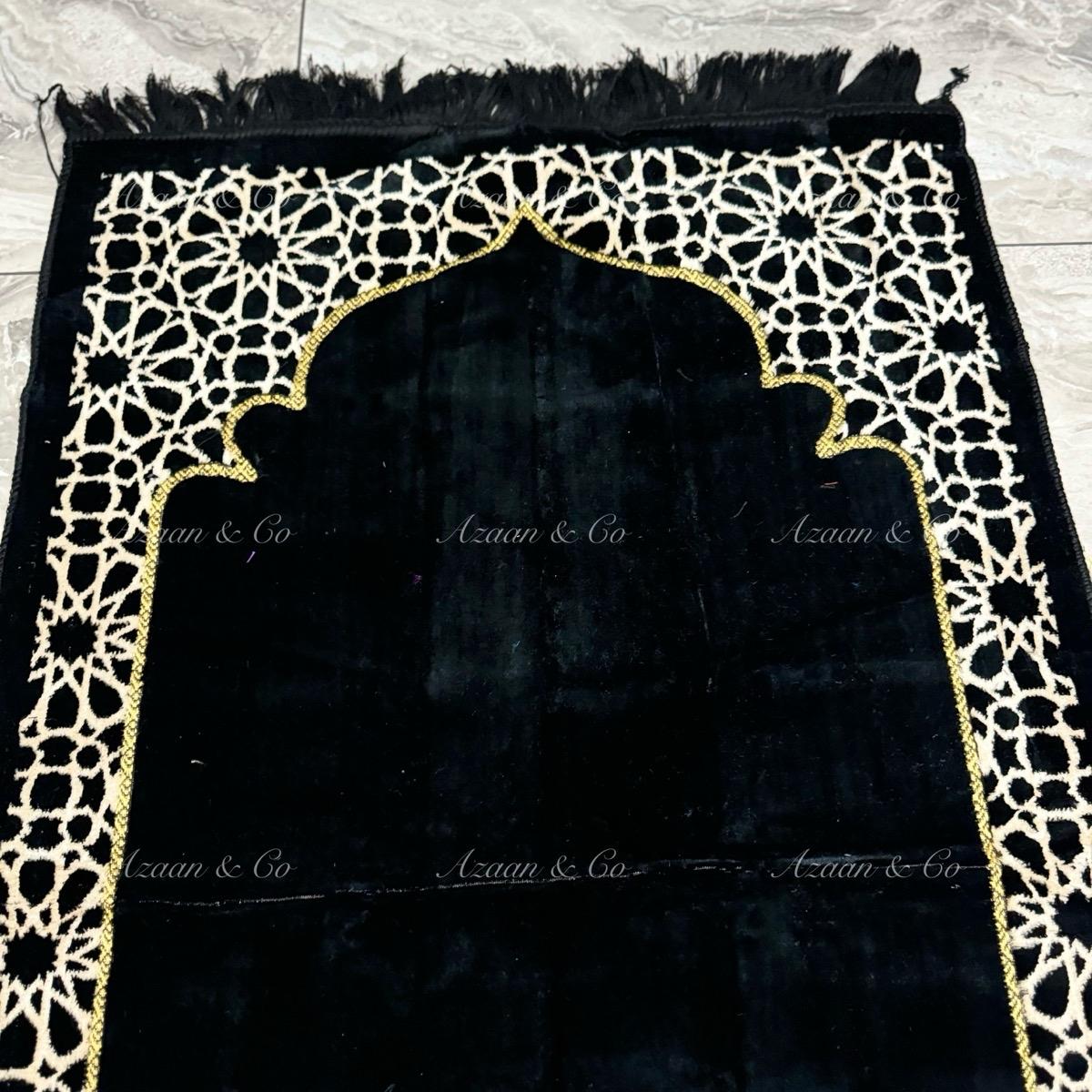 Soft Prayer Mat, 3x Skull Caps & Tabseeh Gift Set