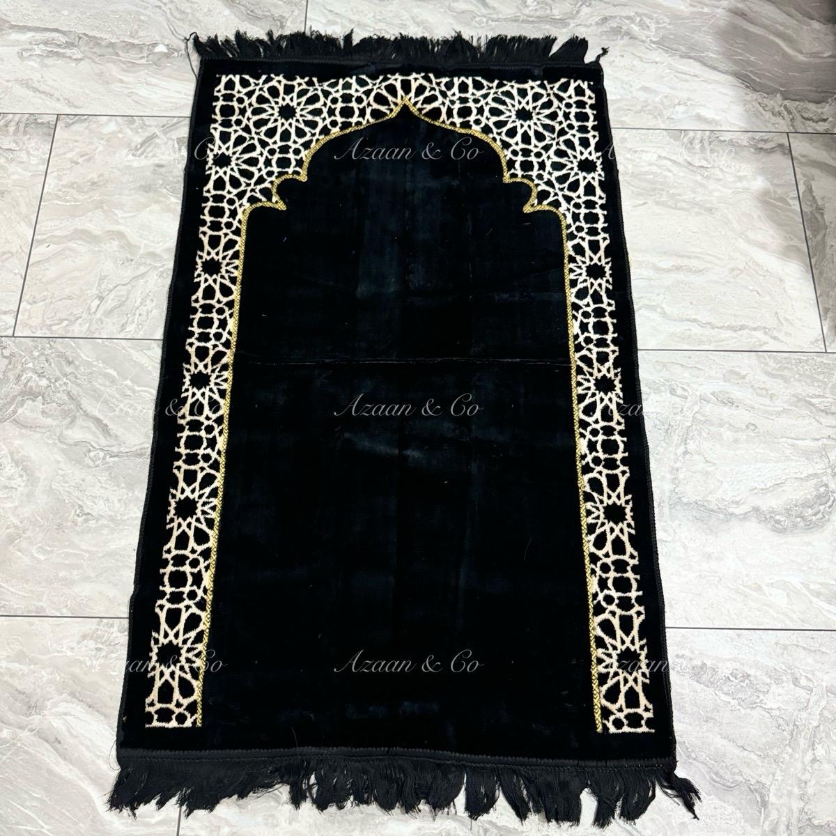 Soft Prayer Mat, 3x Skull Caps & Tabseeh Gift Set