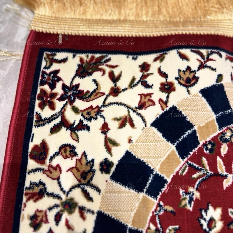 Rawdah Al Madina Inspired Prayer Mat Made in Saudi Arabia